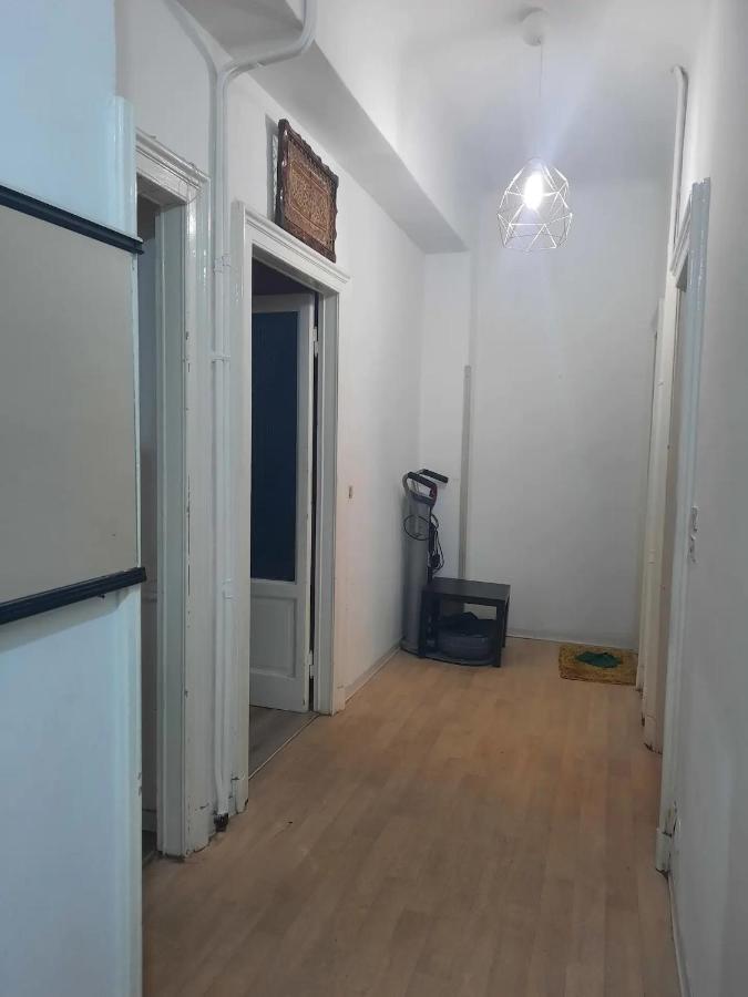 Nice And Quiet Accommodation In The City Center Милано Екстериор снимка