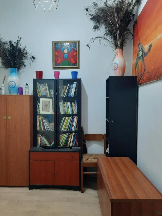 Nice And Quiet Accommodation In The City Center Милано Екстериор снимка